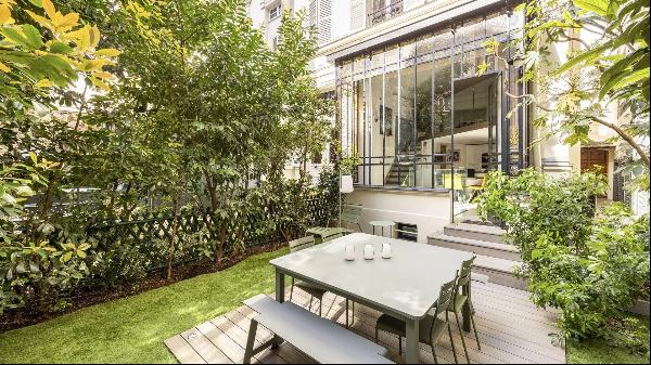 Beautiful 19th century apartment with garden.