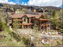  Brown Bear Chalet on the Mountain 