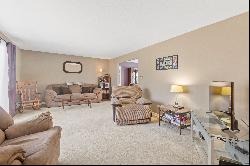 15 Oak Tree Lane, Schenectady, NY 12309