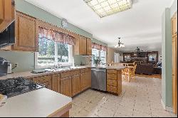 15 Oak Tree Lane, Schenectady, NY 12309