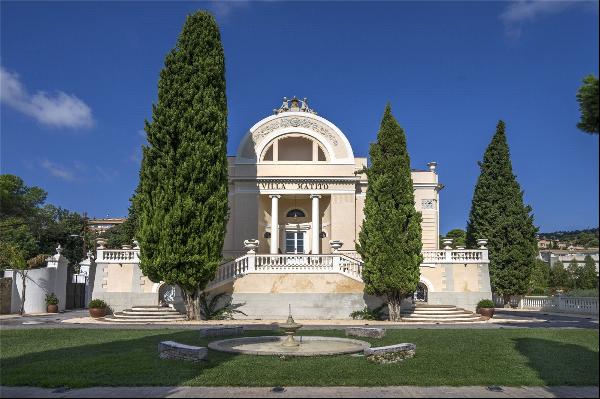 Neoclassical House In Tiana