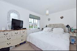 Virginia Place, Cobham, Surrey, KT11 1AE