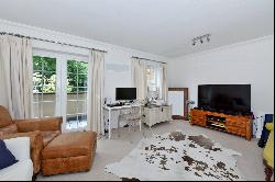 Virginia Place, Cobham, Surrey, KT11 1AE