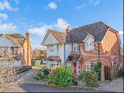 Alderton Close, Felsted, Dunmow, Essex, CM6 3EL