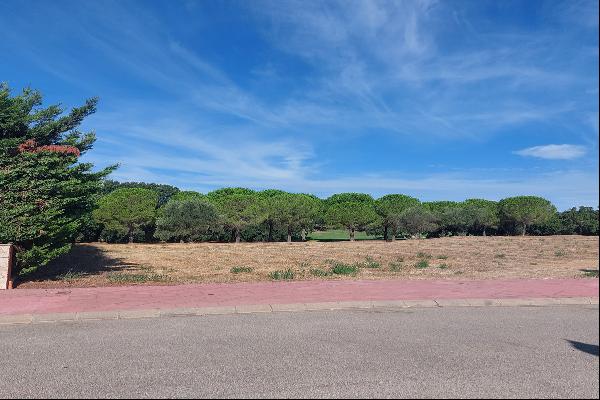 Magnificent building plot in the Golf of Peralada