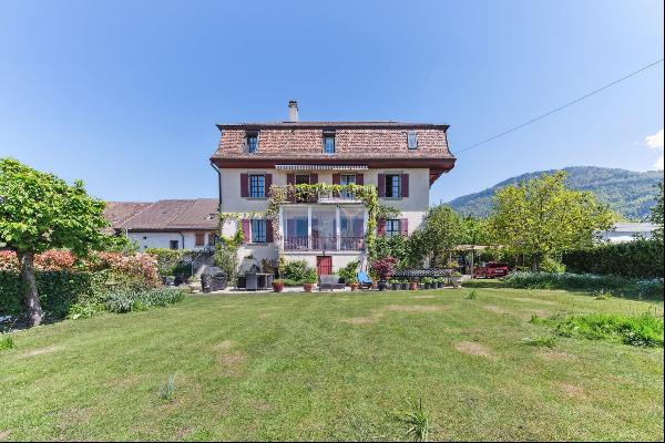 Magnificent building in the heart of St-Légier: Le Village Illustré