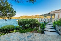 Panoramic seafront villa on Marinella bay