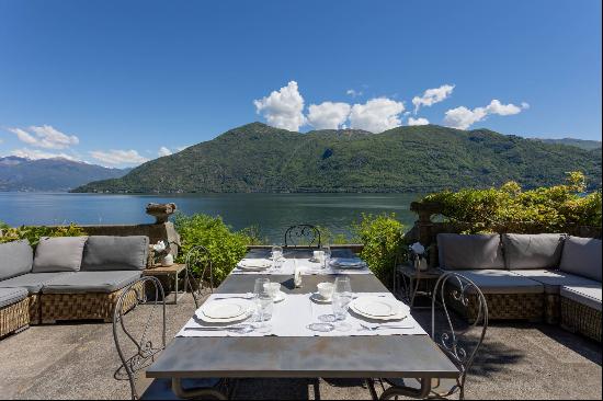 Beautiful historic villa overlooking Lake Maggiore