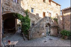 Sophisticated apartment in outstanding Medieval village