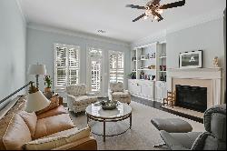 Convenient and Luxurious Townhome in Charming Gated Vinings Community