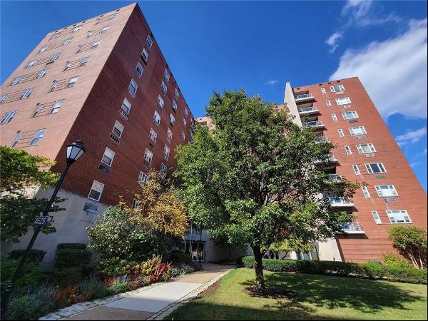 4625 Fifth Ave #408, Oakland PA 15213