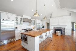 23 Oyster Pond Ln, Chatham MA 02633