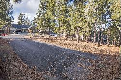 62702 NW Mt Thielsen Drive, Bend OR 97703