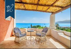 Exclusive luxury villa with two big porticoes and a boundless panoramic view of the sea of