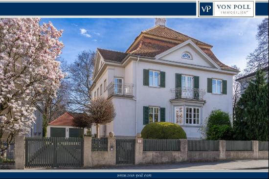 Unique Art Nouveau villa in an exclusive neighborhood