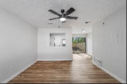 Charming Renovated Townhome In The Heart Of Destin