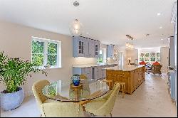 Long Park Close, Amersham, Buckinghamshire, HP6 5JY