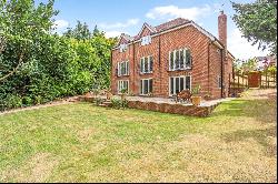 Long Park Close, Amersham, Buckinghamshire, HP6 5JY