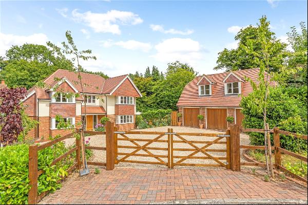 Long Park Close, Amersham, Buckinghamshire, HP6 5JY