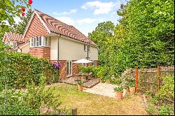 Long Park Close, Amersham, Buckinghamshire, HP6 5JY