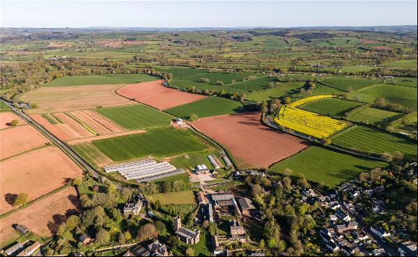 Halberton Court Farm, Halberton, Tiverton, Devon, EX16 7AW