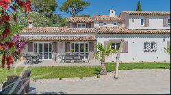 Charming French Villa with Modern Amenities in Mougins