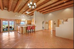 386 Los Cordovas Rd, Ranchos De Taos NM 87557