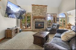 2112 LAKE VIEW Court, Marinette WI 54143