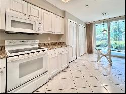 8560 Naples Heritage Dr Unit 713, Naples FL 34112