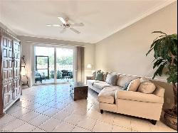 8560 Naples Heritage Dr Unit 713, Naples FL 34112