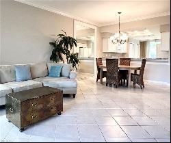 8560 Naples Heritage Dr Unit 713, Naples FL 34112