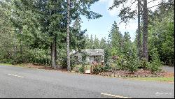 31 E Country Club Court, Union WA 98592