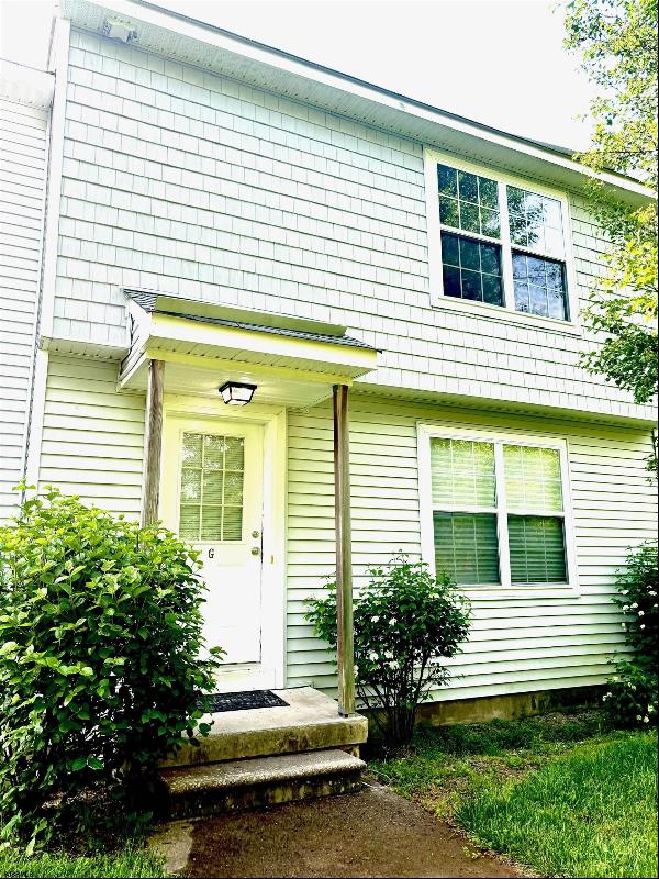 27 Oyster Bay Rd, Absecon NJ 08201
