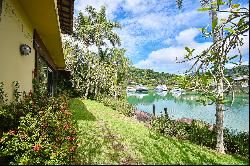 House in a privileged location by the marina