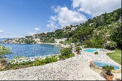 Seaside splendor awaits in Cap d'Ail - Unveiling tremendous renovation potential