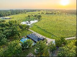 Luxurious Little Caney Creek Ranch Waterfront Home on 250 Acres on Lake Fork