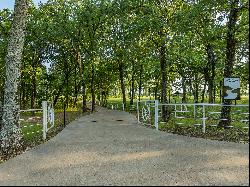 Luxurious Little Caney Creek Ranch Waterfront Home on 250 Acres on Lake Fork