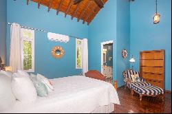 Casa Flores 4 Bedroom/3.5 Bathroom Home in Blue Harbour