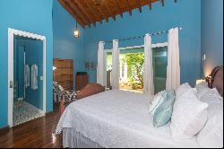 Casa Flores 4 Bedroom/3.5 Bathroom Home in Blue Harbour