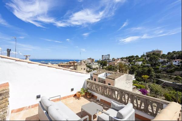 Classic Penthouse with Sea Views in El Terreno