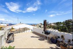 Classic Penthouse with Sea Views in El Terreno