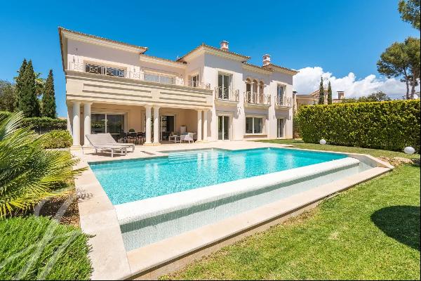 Luxury villa in a privileged residential area