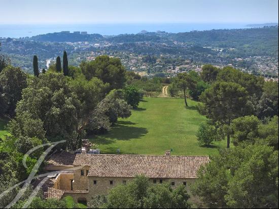 Luxurious stone property with sea views