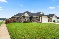 2106 Jason Dr, Whitehouse TX 75791