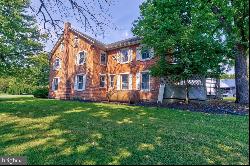 673 Auction Road, Manheim PA 17545