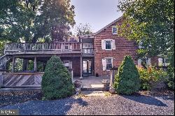 673 Auction Road, Manheim PA 17545