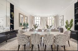 Beautiful triplex maisonette with two outdoor terraces in central Belgravia