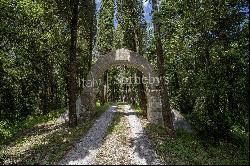 Fascinating medieval tower 15 minutes from Florence