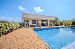 Spacious family house in the Golf of Perelada