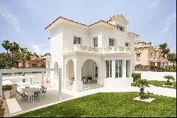 Spectacular luxury seafront property in Terramar Sitges, Barcelona